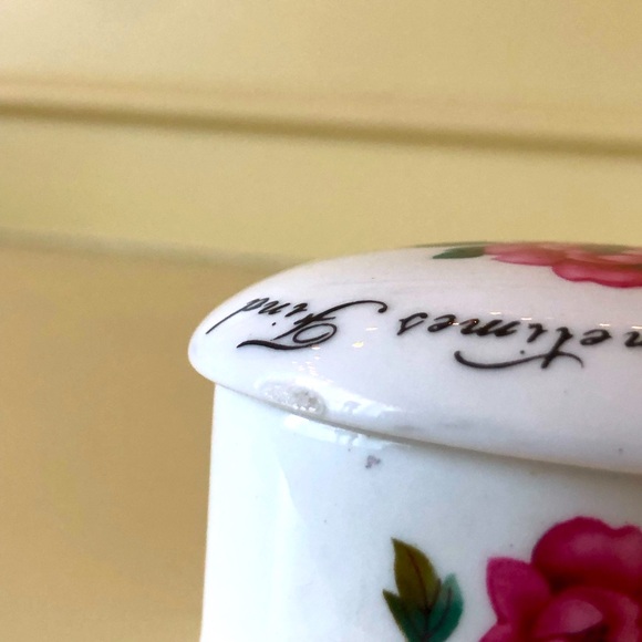 Vintage ROYAL ADDERLY Bone China floral Tiny Trinket Box - Picture 12 of 15